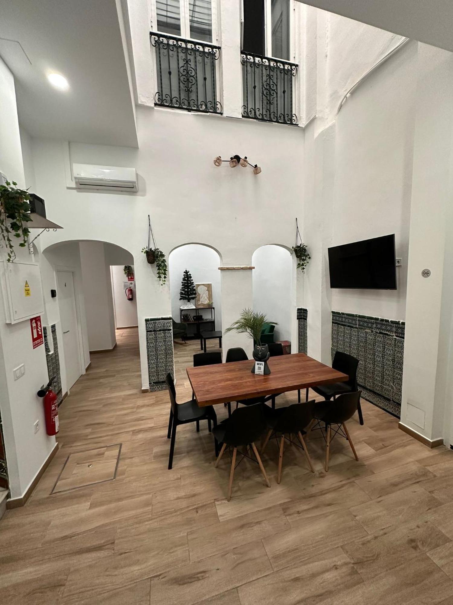 Triana Riverside Hostal Sevilla