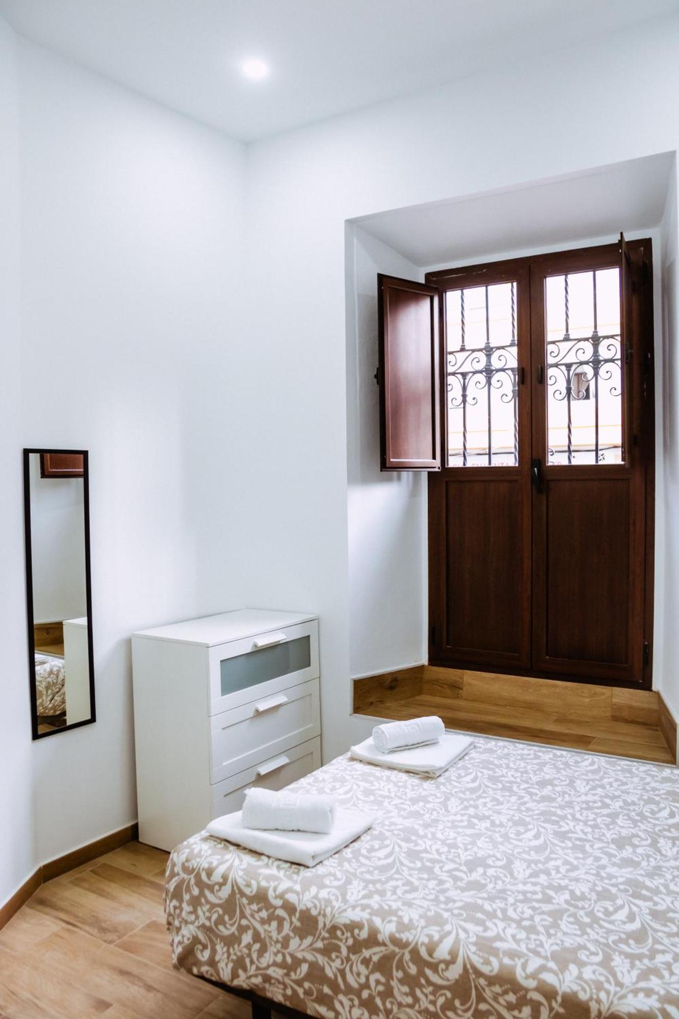 Hostal Triana Riverside