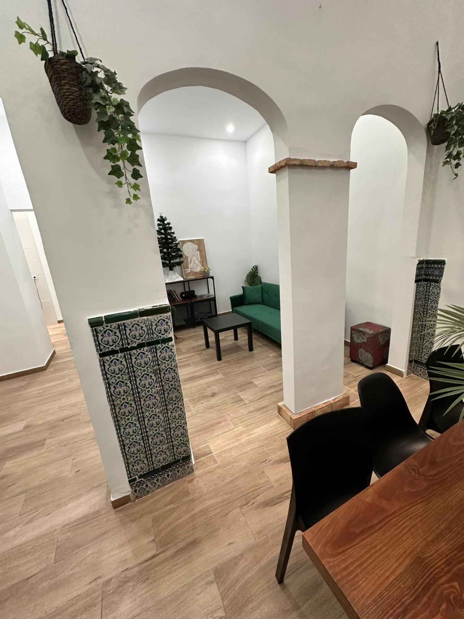 Hostal Triana Riverside *